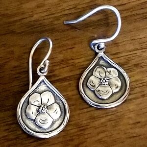 Rare Silpada Sterling Silver Poppy Earrings